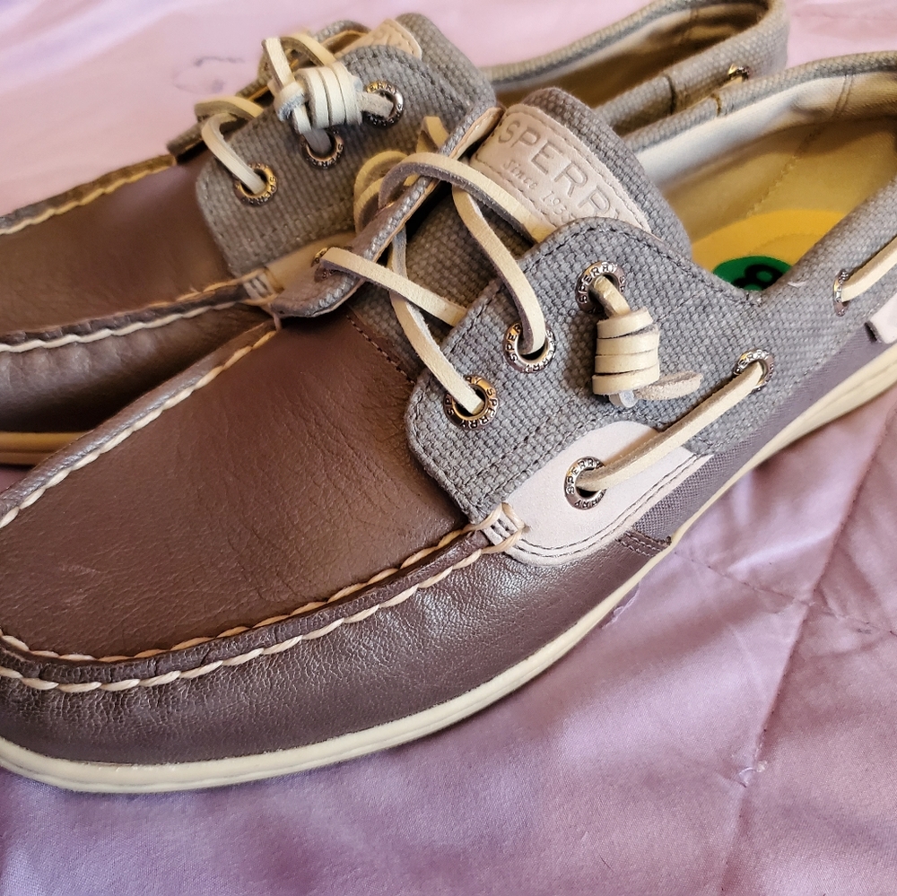 Size 8 Sperry Shoes